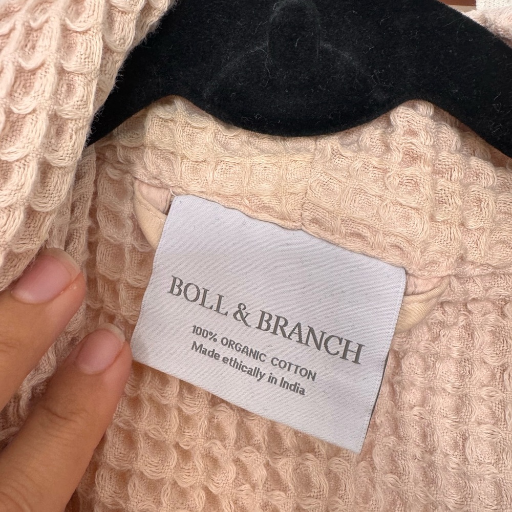 Boll & Branch Women's Pink Waffle Knit Robe - Picture 4 of 8